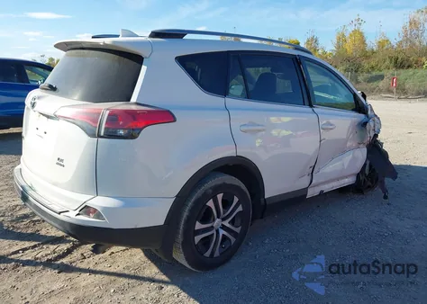 2018 Toyota Rav4 Le z USA, uszkodzony, nr VIN JTMBFREV0JJ217253